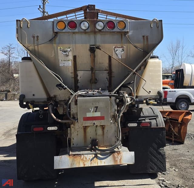 Image of Mack Granite equipment image 2