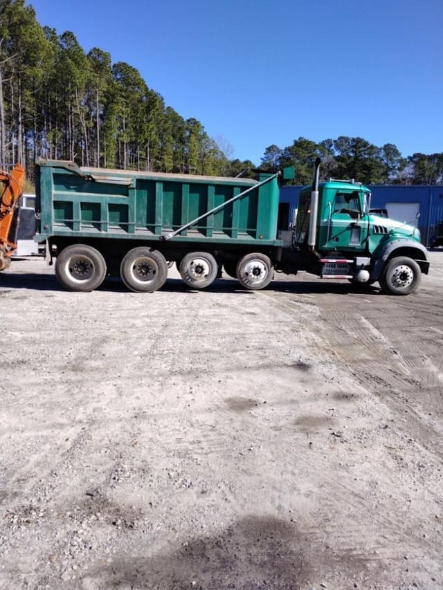 Image of Mack Granite GU713 equipment image 3