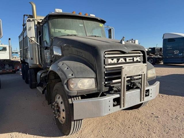 Image of Mack Granite GU713 equipment image 1