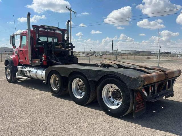 Image of Mack Granite GU713 equipment image 4