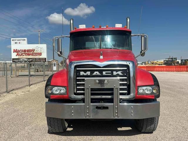 Image of Mack Granite GU713 equipment image 1