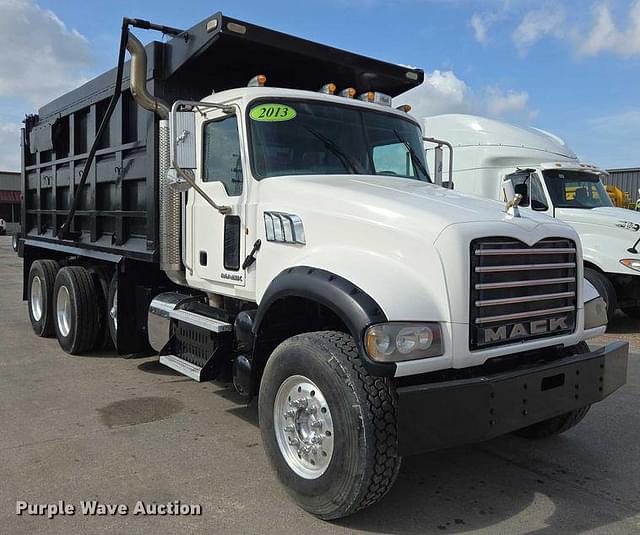 Image of Mack Granite GU713 equipment image 2