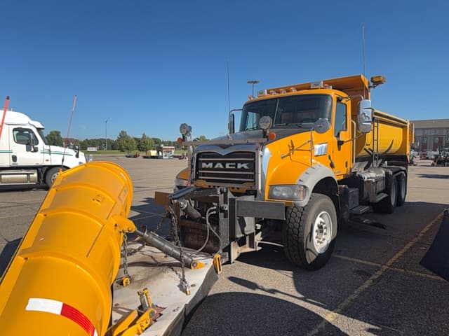 Image of Mack GU713 equipment image 1