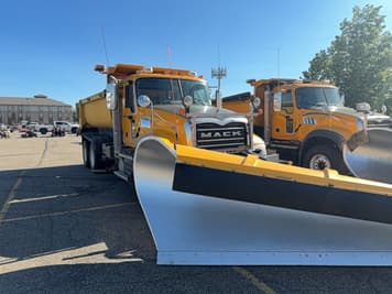 Main image Mack GU713