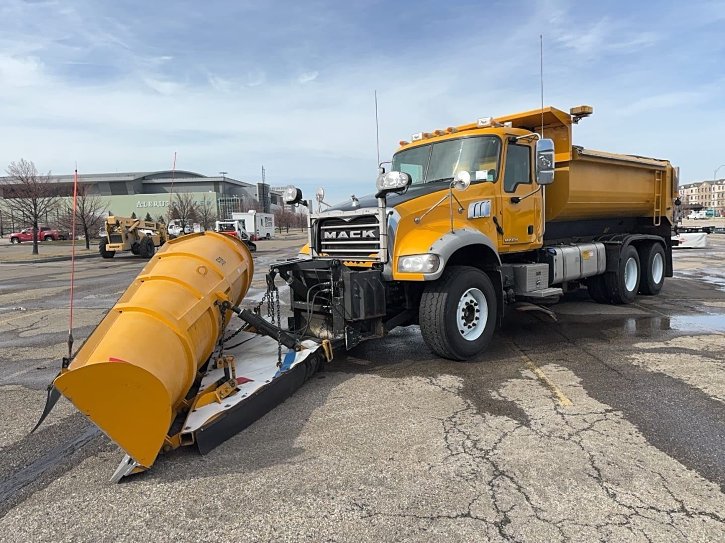 2013 Mack Granite GU713 Equipment Image0