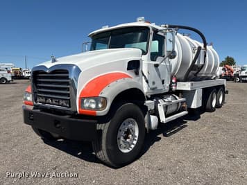 Main image Mack GU713