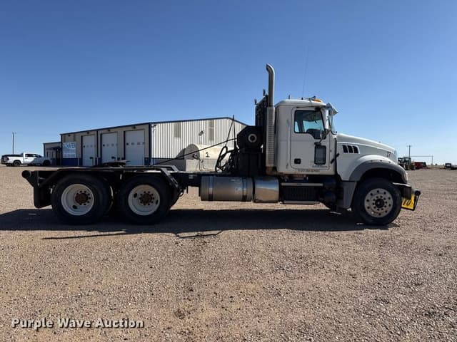 Image of Mack GU713 equipment image 3