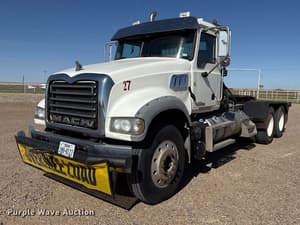 2013 Mack GU713 Image