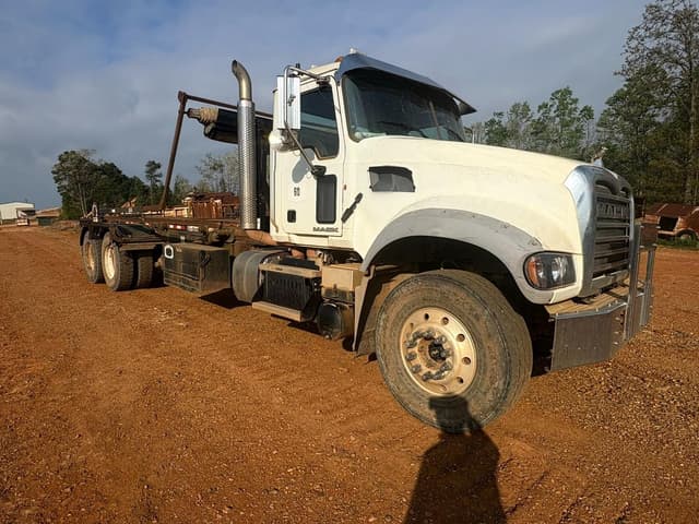 Image of Mack Granite equipment image 1