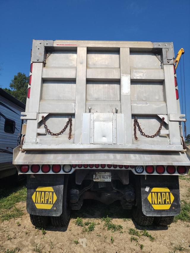 Image of Mack Granite equipment image 4