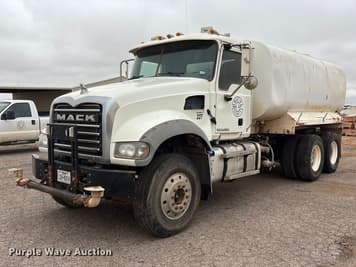 Main image Mack GU713
