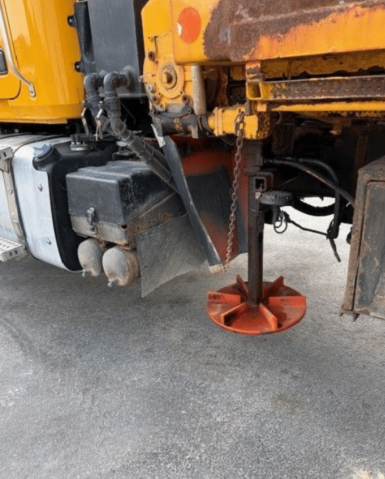 Image of Mack GU713 equipment image 1