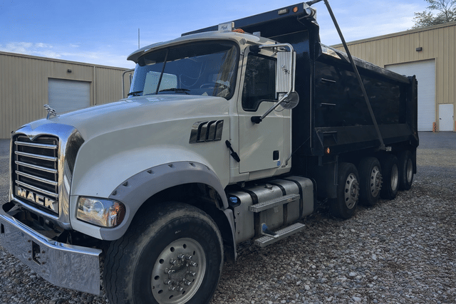 Image of Mack Granite GU713 equipment image 1