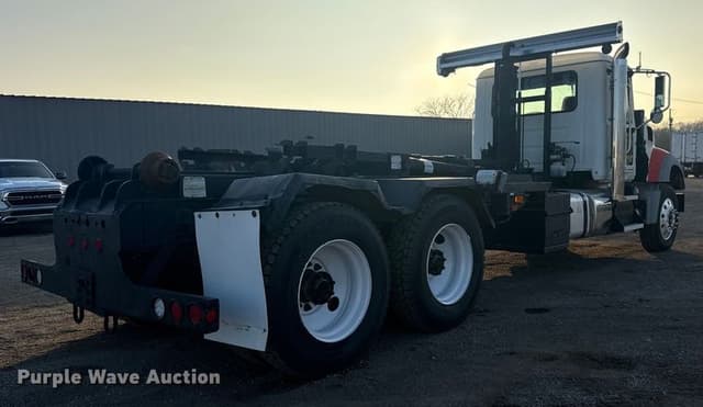 Image of Mack GU713 equipment image 4