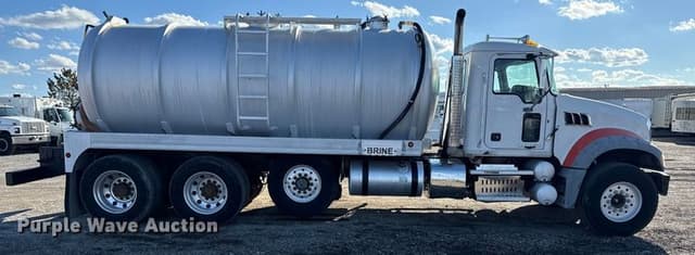 Image of Mack GU713 equipment image 3