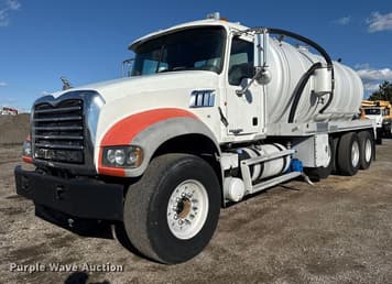 Main image Mack GU713