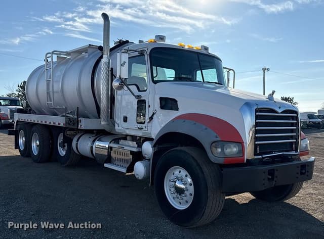 Image of Mack GU713 equipment image 2