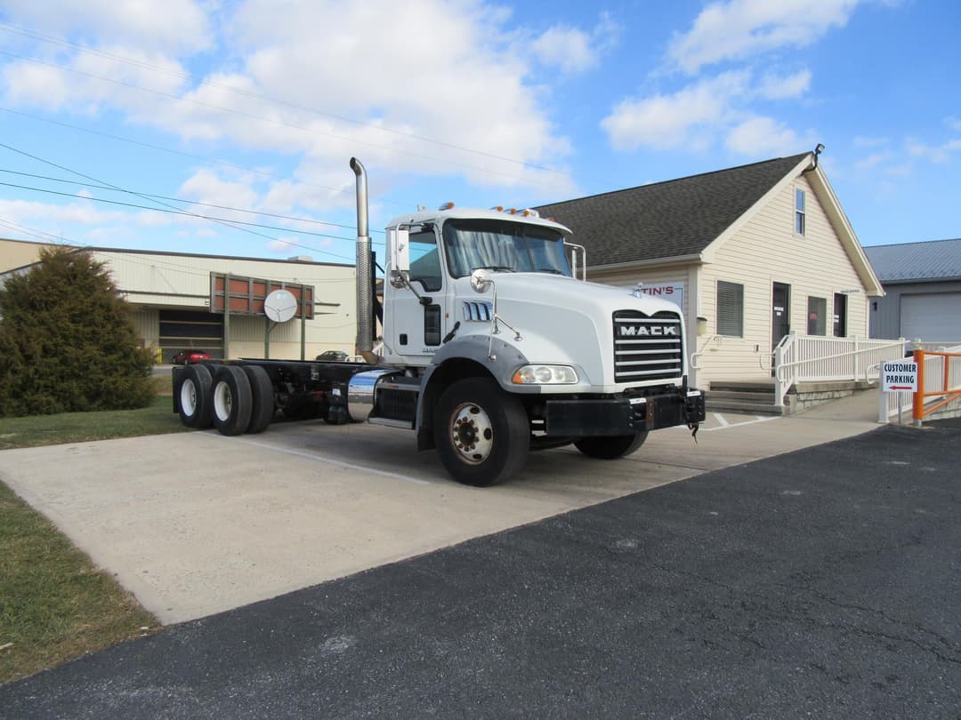 Image of Mack GU813 Primary Image