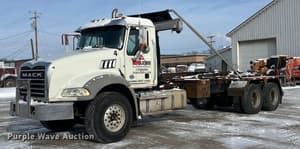 2013 Mack GU813 Image