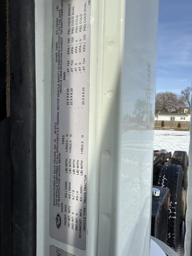 Image of Mack Pinnacle CHU613 equipment image 2