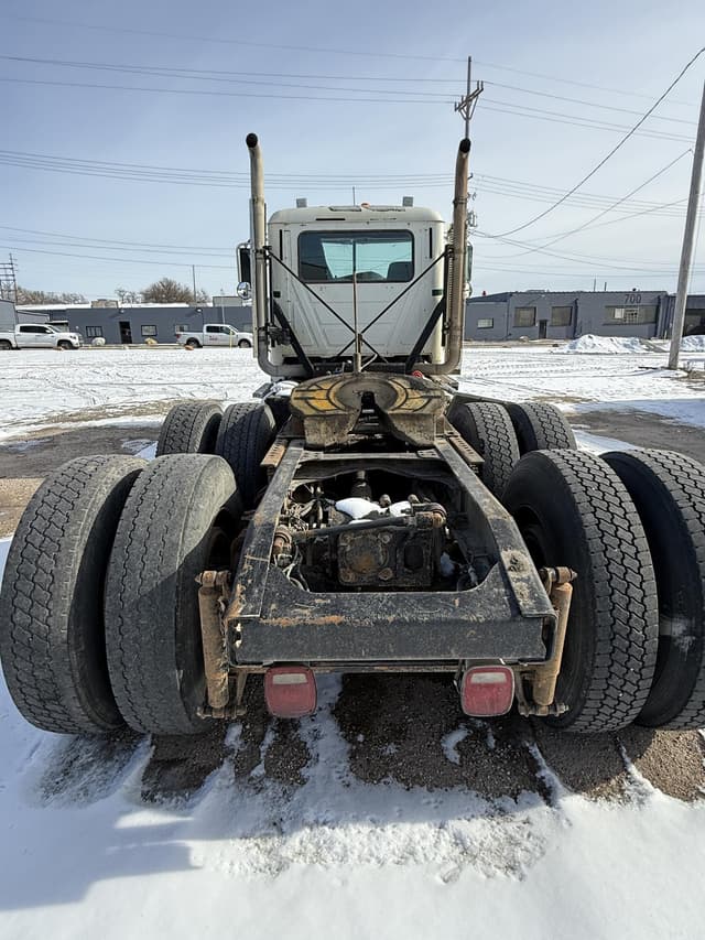 Image of Mack Pinnacle CHU613 equipment image 4