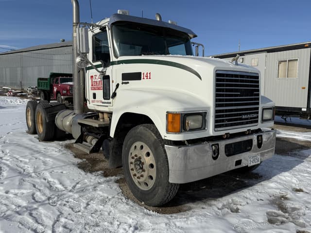 Image of Mack Pinnacle CHU613 equipment image 2
