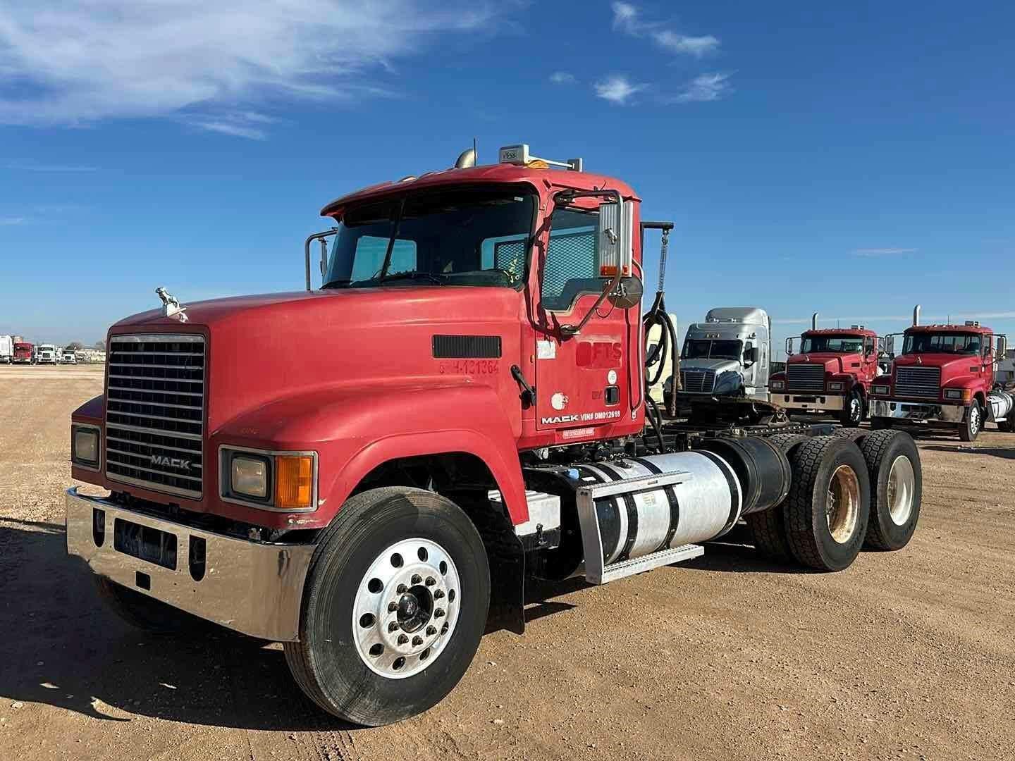 2013 Mack Pinnacle CHU613 Equipment Image0