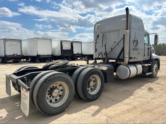 Image of Mack Pinnacle CXU613 equipment image 3