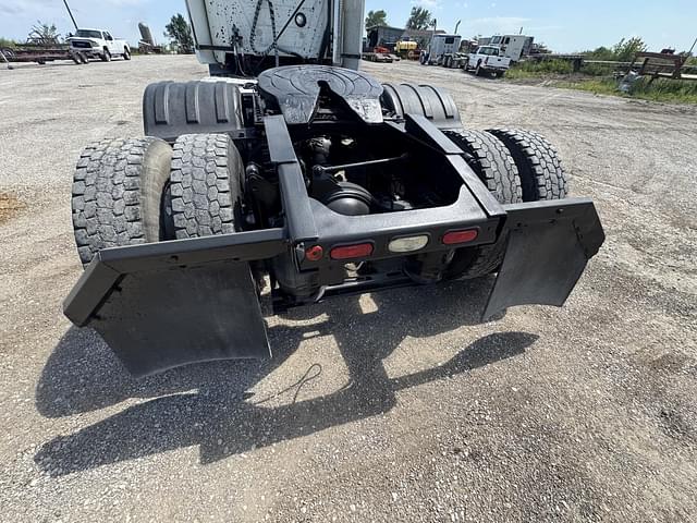 Image of Mack Pinnacle CXU613 equipment image 4