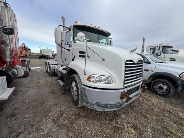 Image of Mack Pinnacle CXU613 equipment image 1