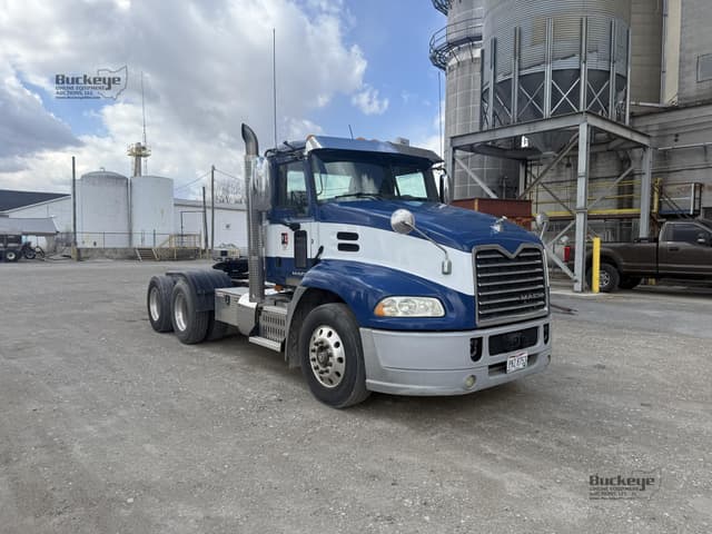 Image of Mack Pinnacle CXU613 equipment image 3