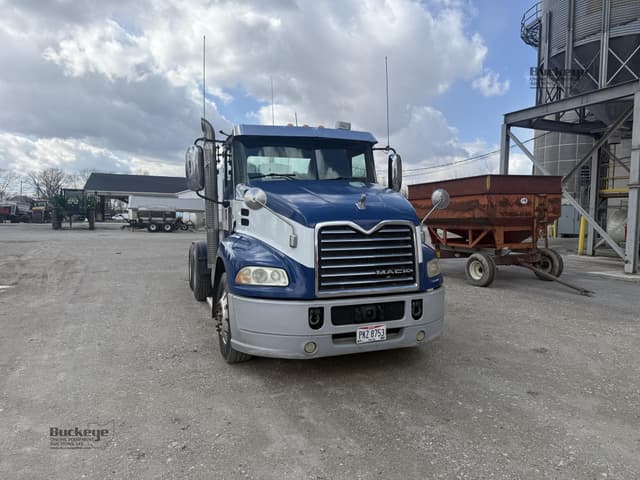 Image of Mack Pinnacle CXU613 equipment image 2