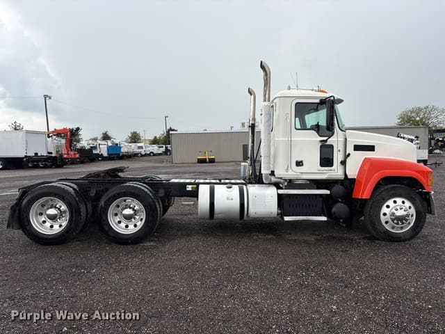 Image of Mack Pinnacle equipment image 3