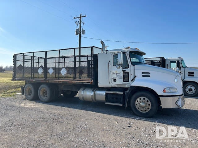 Image of Mack Pinnacle equipment image 1