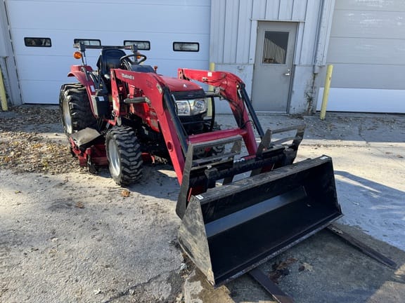 Main image Mahindra 3016