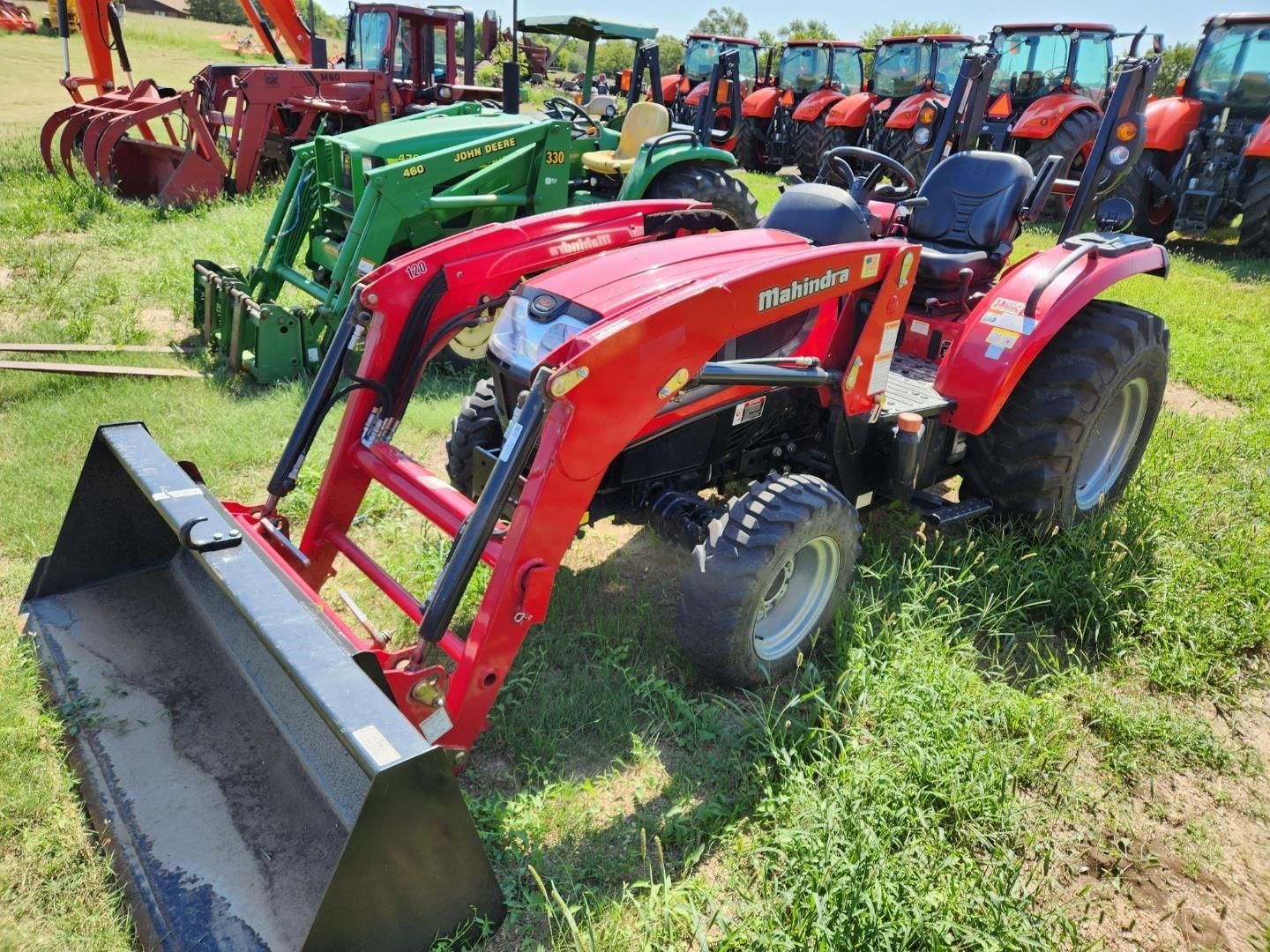 2013 Mahindra 3535 Equipment Image0