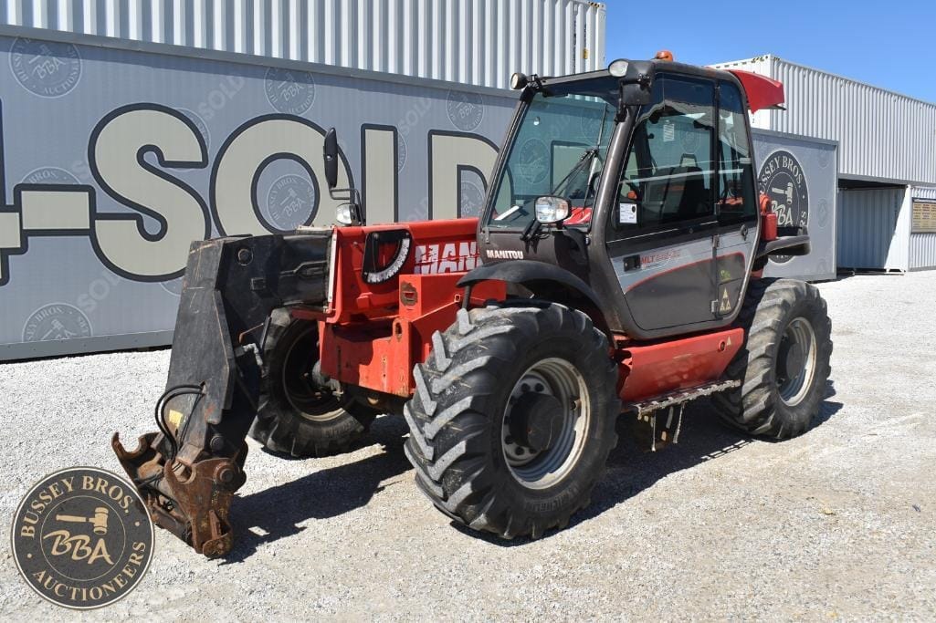2013 Manitou MLT845-120 Equipment Image0