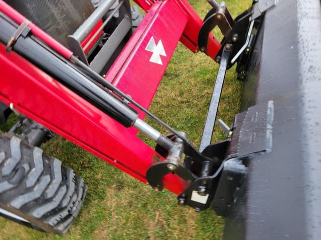 Image of Massey Ferguson 1759 equipment image 4