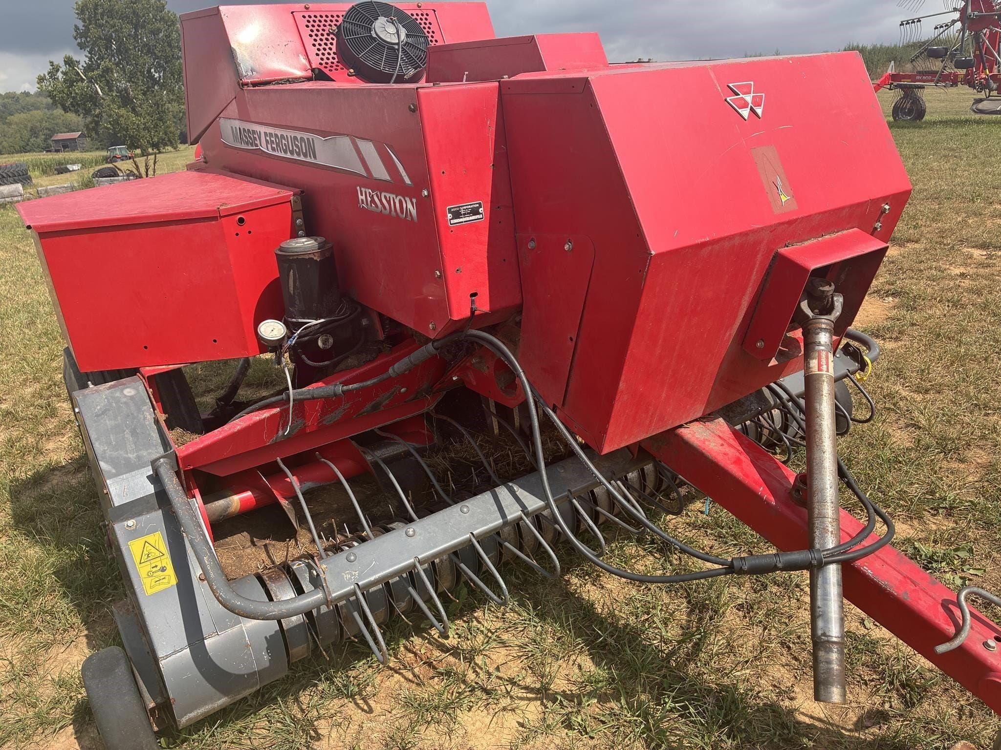 2013 Massey Ferguson 1840 Equipment Image0