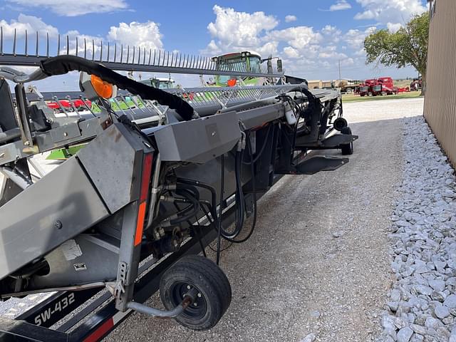 Image of Massey Ferguson 5200 equipment image 1