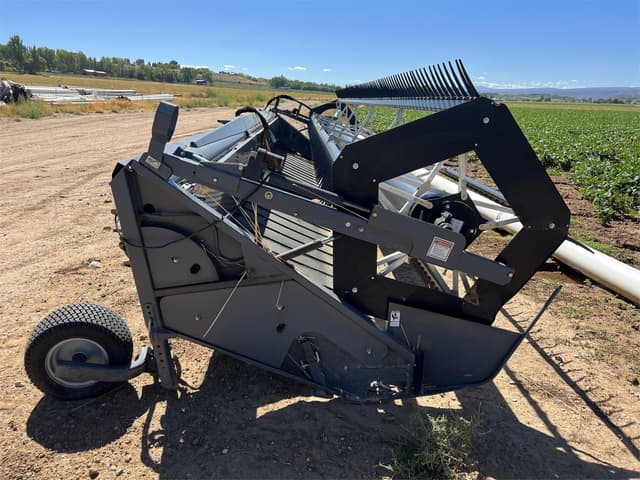 Image of Massey Ferguson 5200 equipment image 2