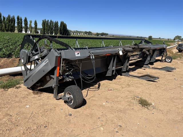 Image of Massey Ferguson 5200 equipment image 4