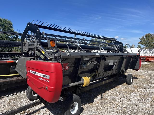 Image of Massey Ferguson 8200 equipment image 1