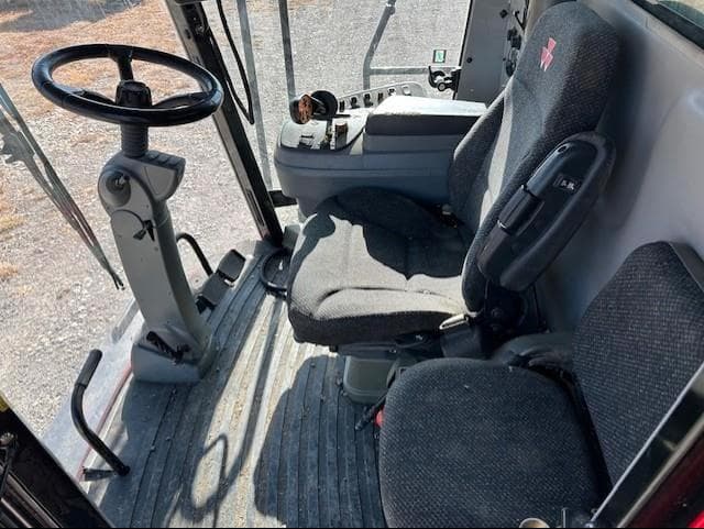 Image of Massey Ferguson 9520 equipment image 2