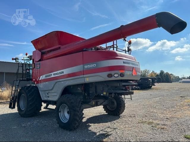 Image of Massey Ferguson 9520 equipment image 4