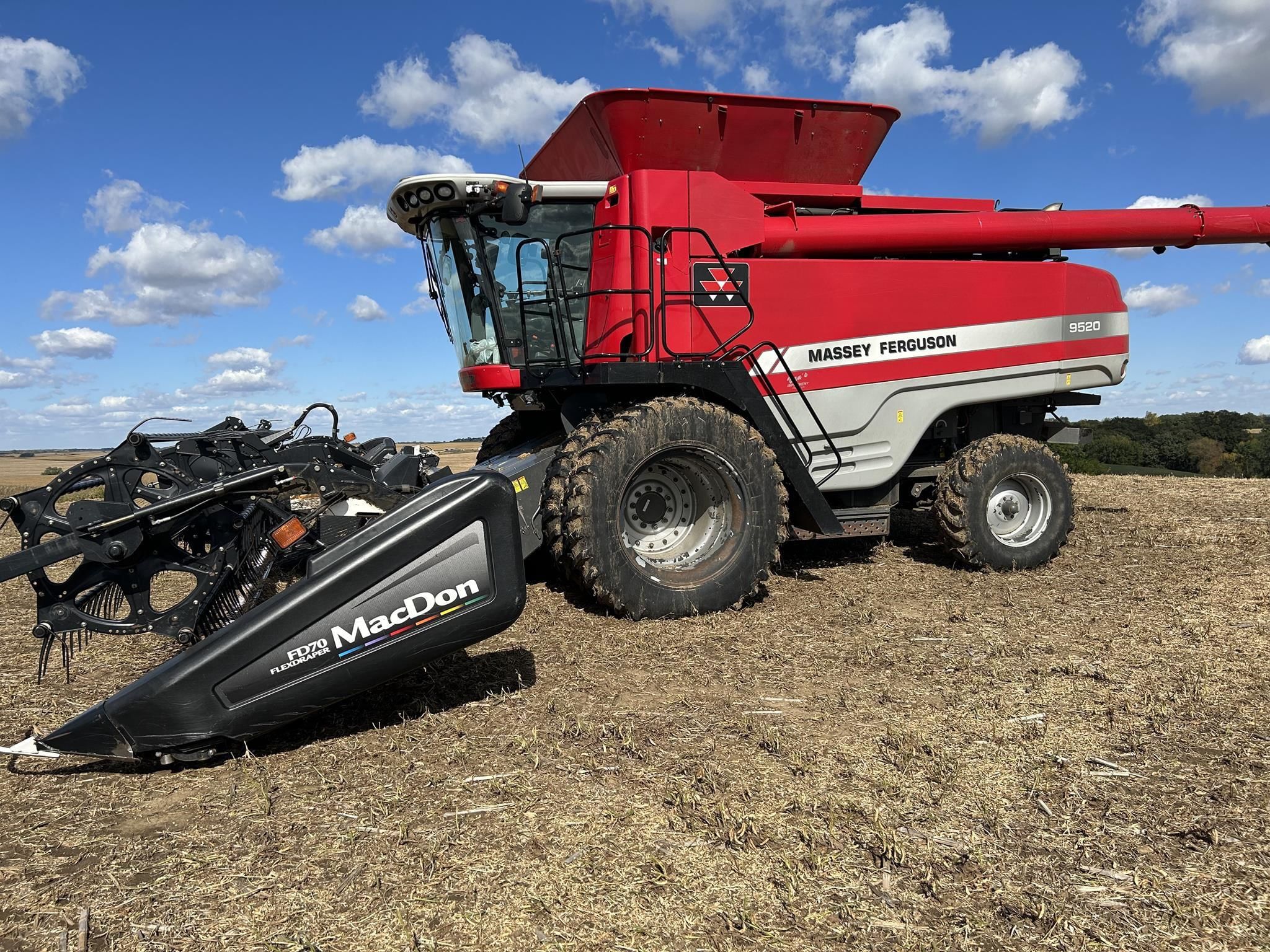 2013 Massey Ferguson 9520 Equipment Image0