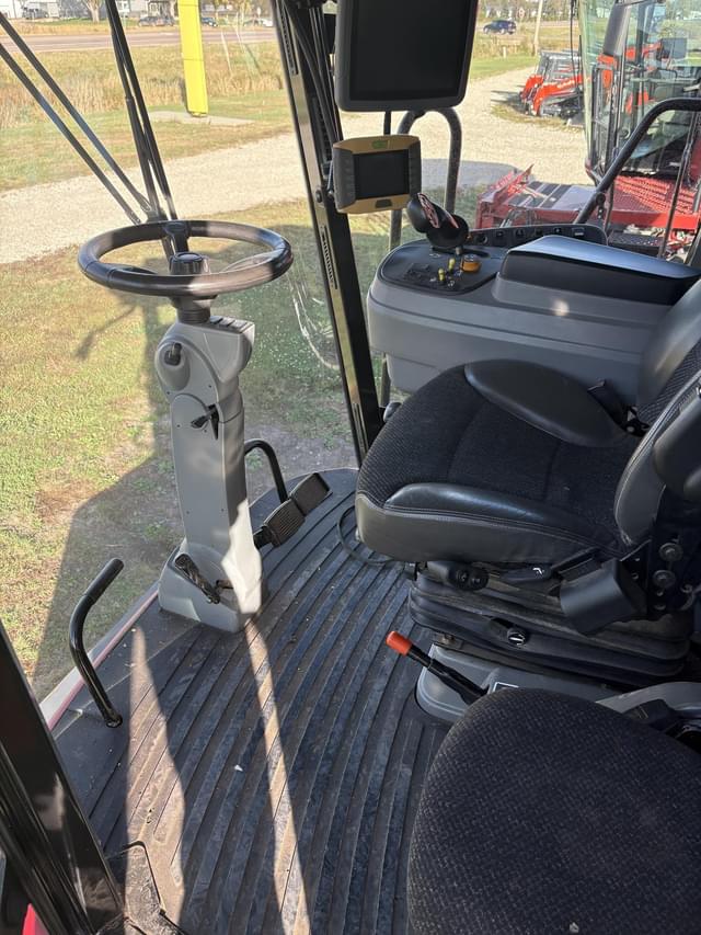 Image of Massey Ferguson 9520 equipment image 4