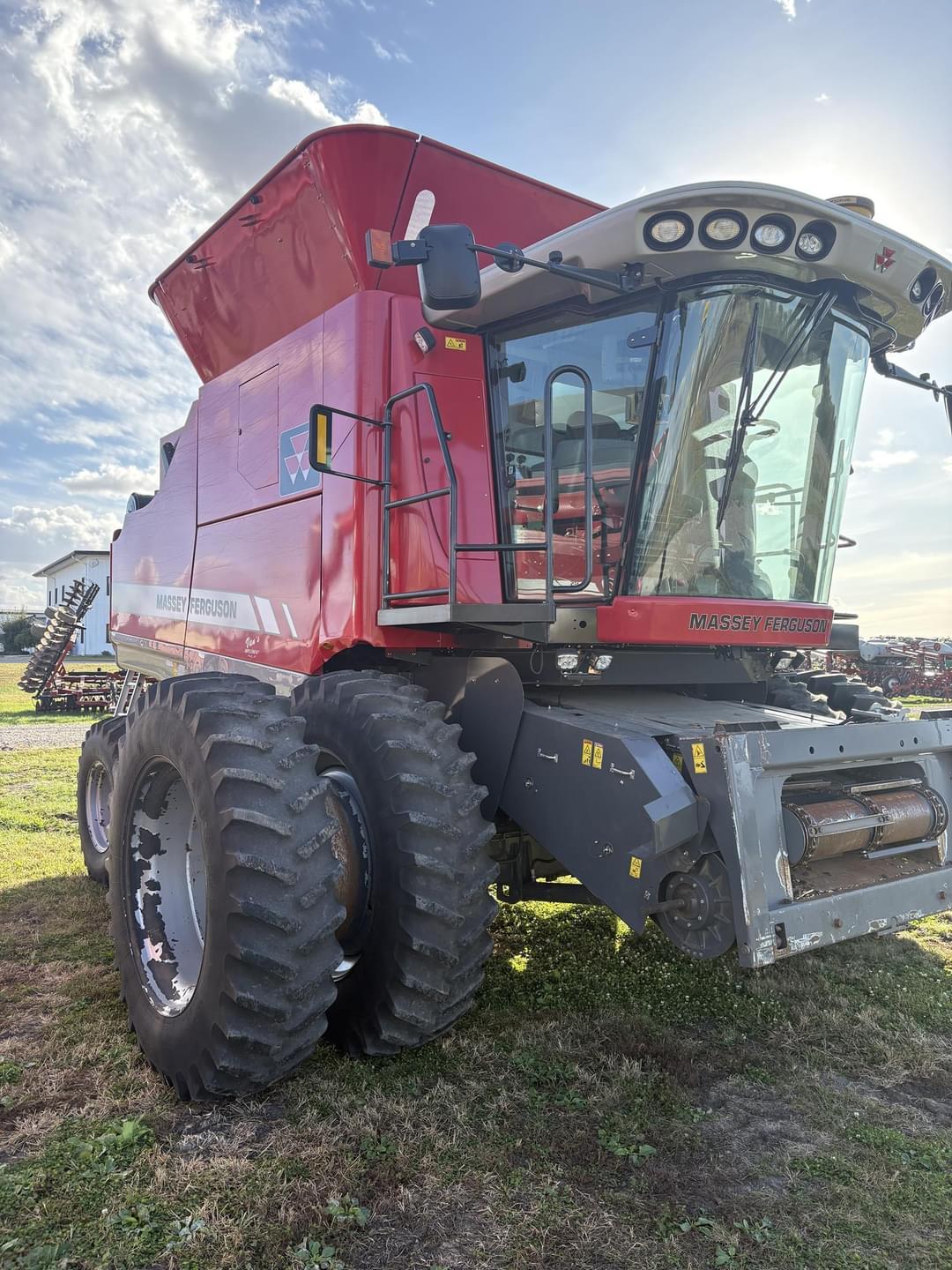 Image of Massey Ferguson 9520 Primary image