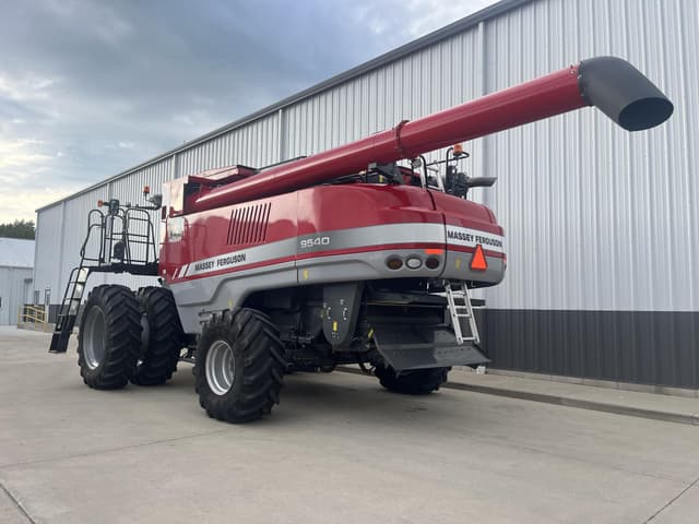 Image of Massey Ferguson 9540 equipment image 4