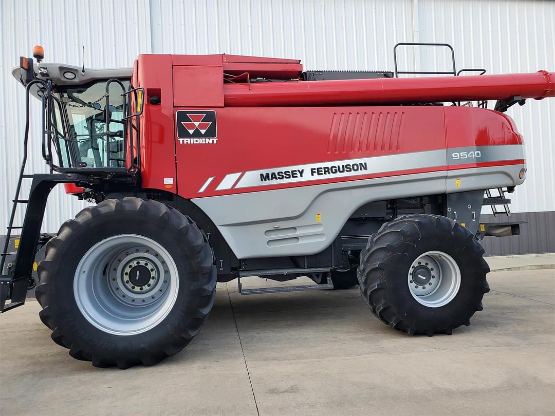 Image of Massey Ferguson 9540 Primary image